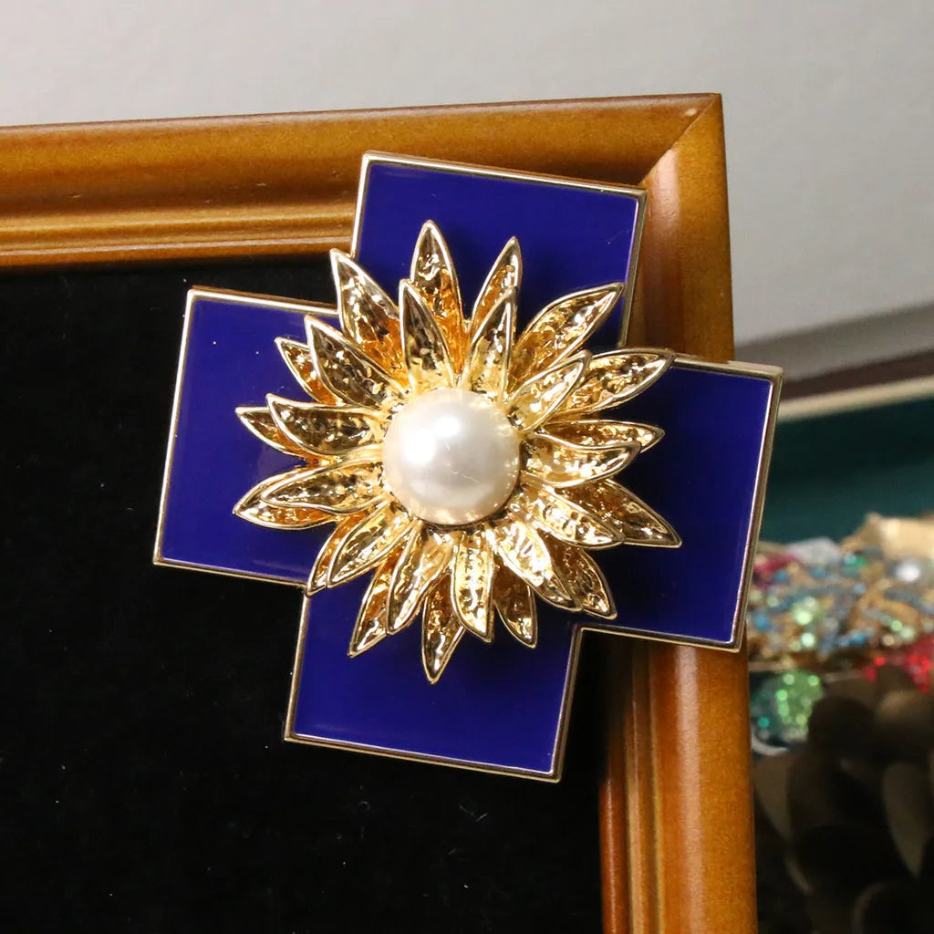 Baroque Luxury Cross Floral Design Brooch for Men and Women, Jewelry Accessories, Wedding, Holiday, Party, Couple's SurpriseGift