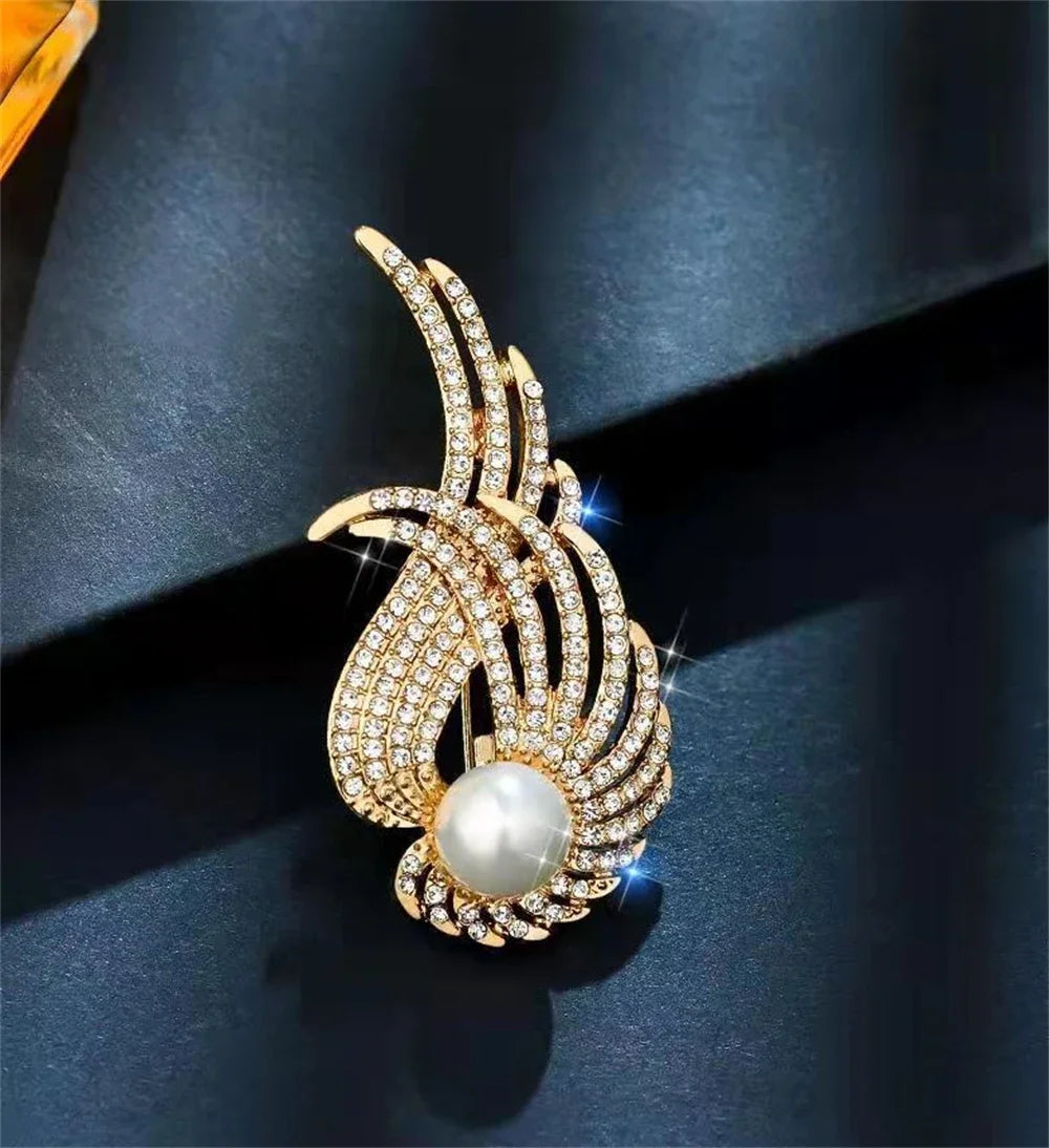 Luxury Crystal Feather Pearl Brooches Metal Suit Pins Fashion Clothing Accessory Jewelry For Women Men Wedding Bridal Party