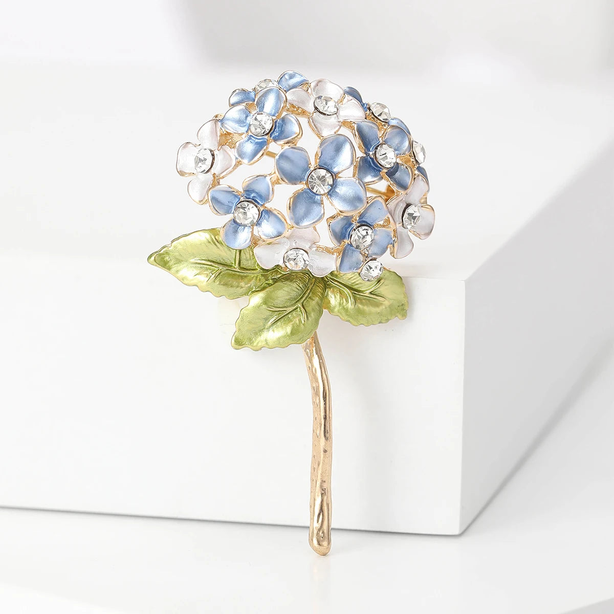 Luxury Pearl Enamel Flower Brooches for Women 4-color Botanical Pins Elegant Casual Accessories Perfect Gifts