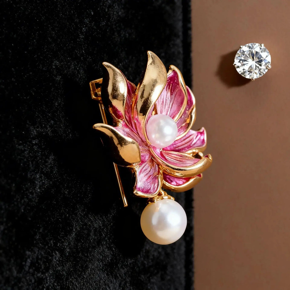 Vintage Chinese Stylish Glaze Painted Lotus Pearl Brooches For Women Fashion Flower Plant Pin Jewelry Office Party Unisex Gift