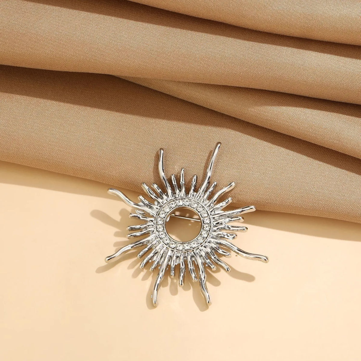 Antique Jewelry Fashion Golden Sun God Brooch for Women Men Coat Accessories Female Vintage Crystal Brooches