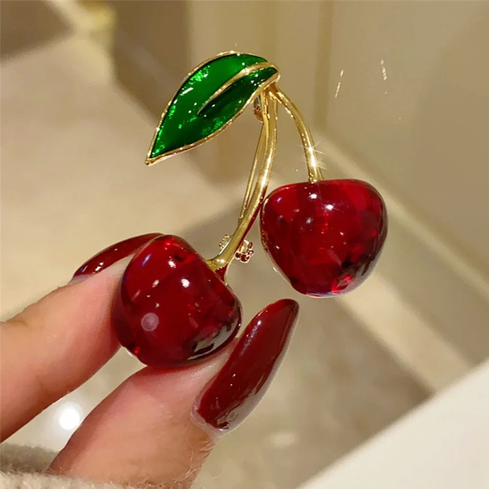 Halloween Enamel Bat Skull Brooches for Women Men Gothic Retro Wings Lapel Pin Fashion Clothing Corsage Jewelry Accessories Gift