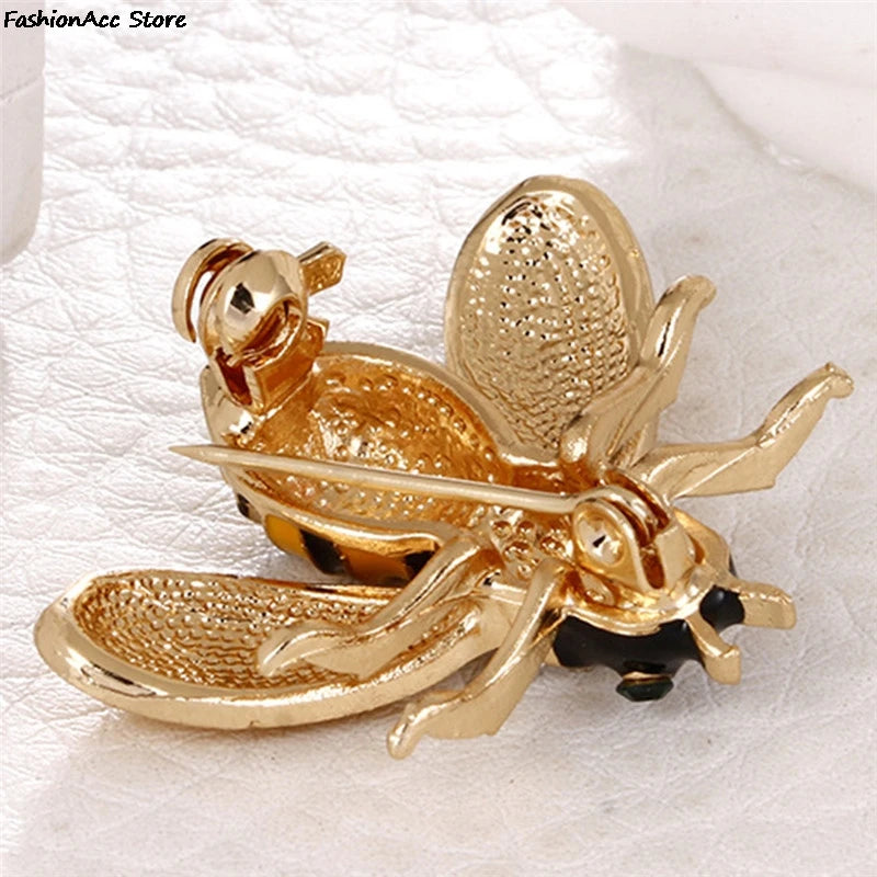 Cute Enamel Bee Brooches For Women Men Fly Insect Brooch Pins Scarf Dress Lapel Pin Suit Decorations Jewelry