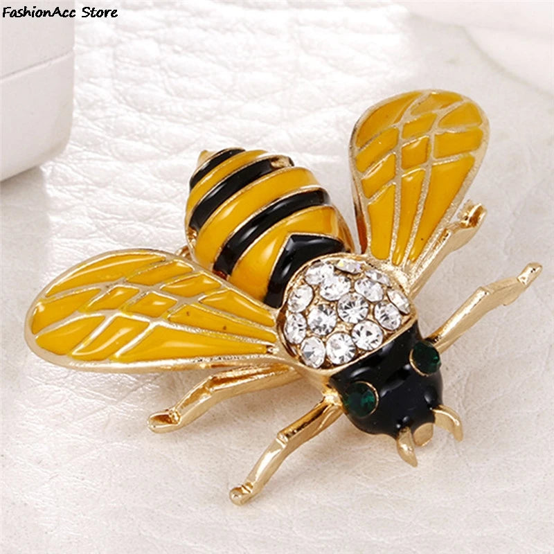 Cute Enamel Bee Brooches For Women Men Fly Insect Brooch Pins Scarf Dress Lapel Pin Suit Decorations Jewelry