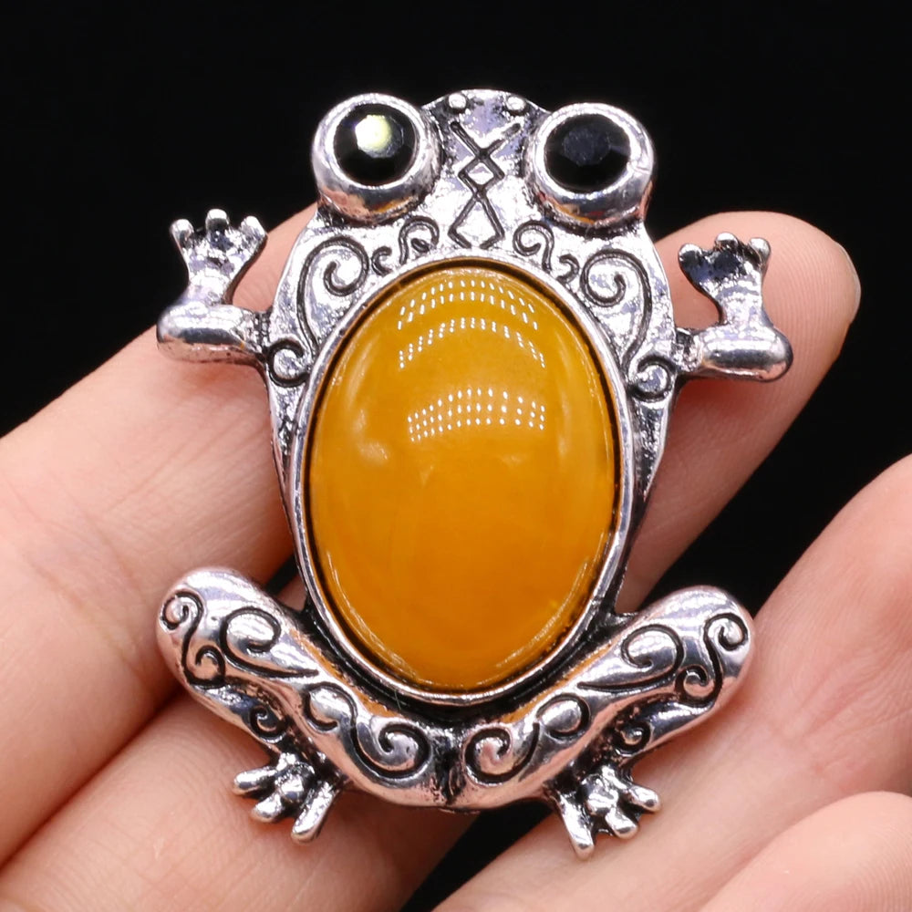 Funny Frog Brooches Natural Stone Crystal Agates Charms Mother of Pearl Shell Insect Pin Pendant for Jewelry Making DIY Necklace