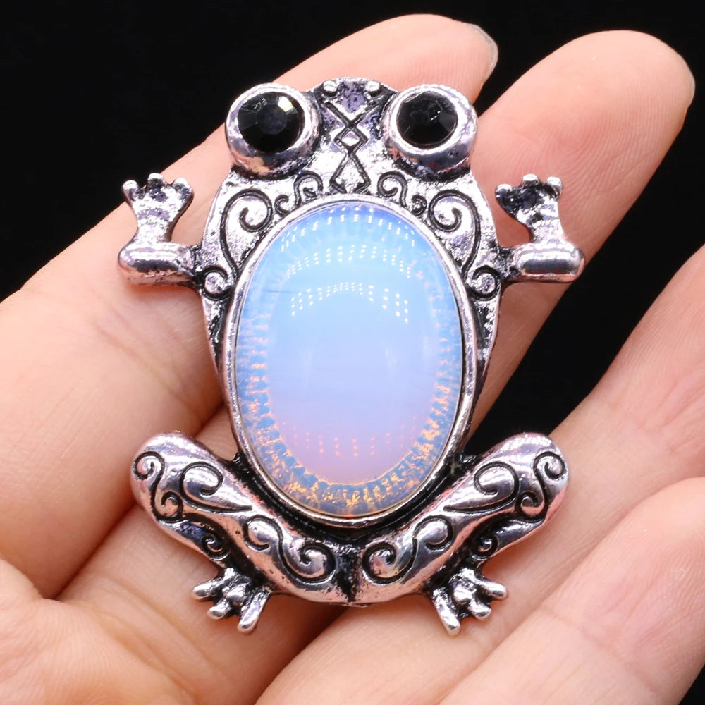 Funny Frog Brooches Natural Stone Crystal Agates Charms Mother of Pearl Shell Insect Pin Pendant for Jewelry Making DIY Necklace