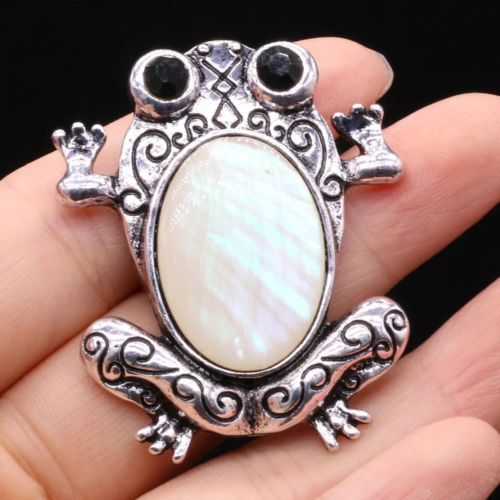 Funny Frog Brooches Natural Stone Crystal Agates Charms Mother of Pearl Shell Insect Pin Pendant for Jewelry Making DIY Necklace