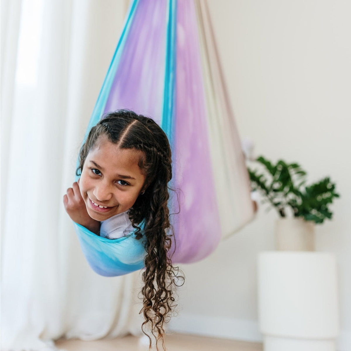 Therapy Swing Cosy Cocoon - Tie Dye Rainbow