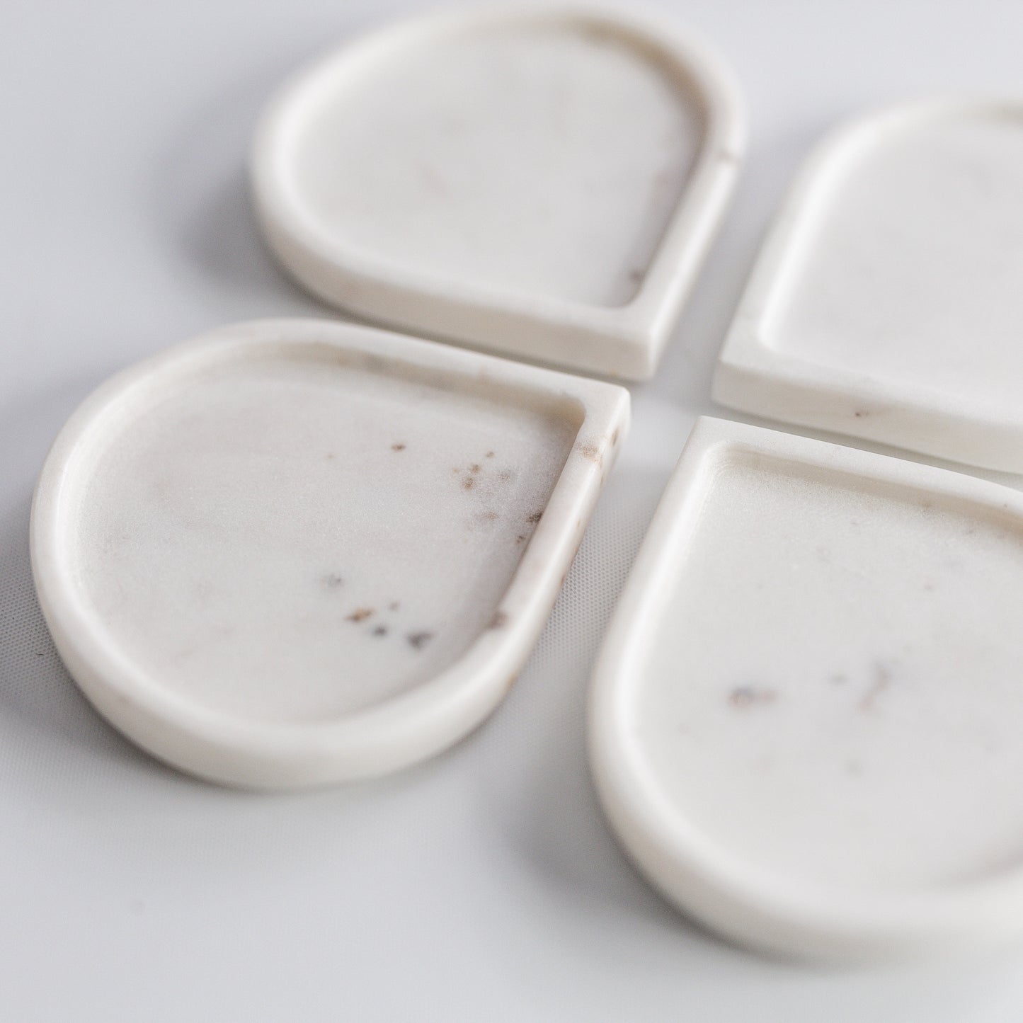 White Marble Raindrop Coaster Set