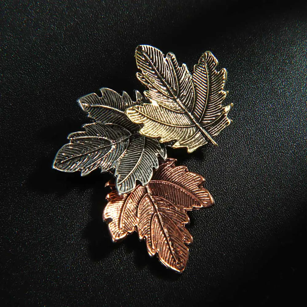 Vintage Maple Leaf Brooches Metal Women Girls Charm Exquisite Collar Lapel Brooch Pins Fashion Jewelry Party Garment Accessories