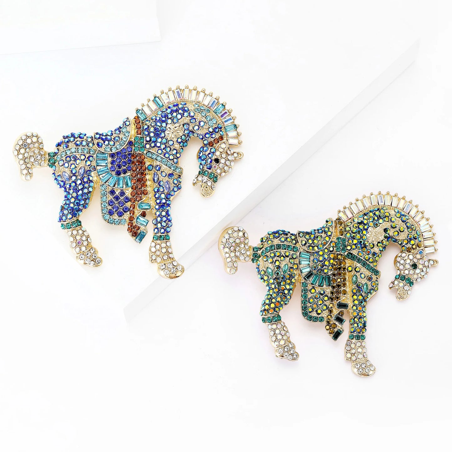 Beaut&Berry Luxury Rhinestone Horse Brooches for Women Unisex Zodiac Animal Pins Casual Party Accessories New Year Gifts Friends