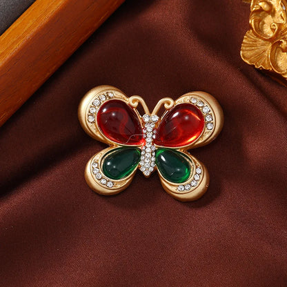 Women  Classic Vintage Luxury Crystal Butterfly Brooches Pins Exquistie Fashion Shiny Rhinestone Insect Series Accessories