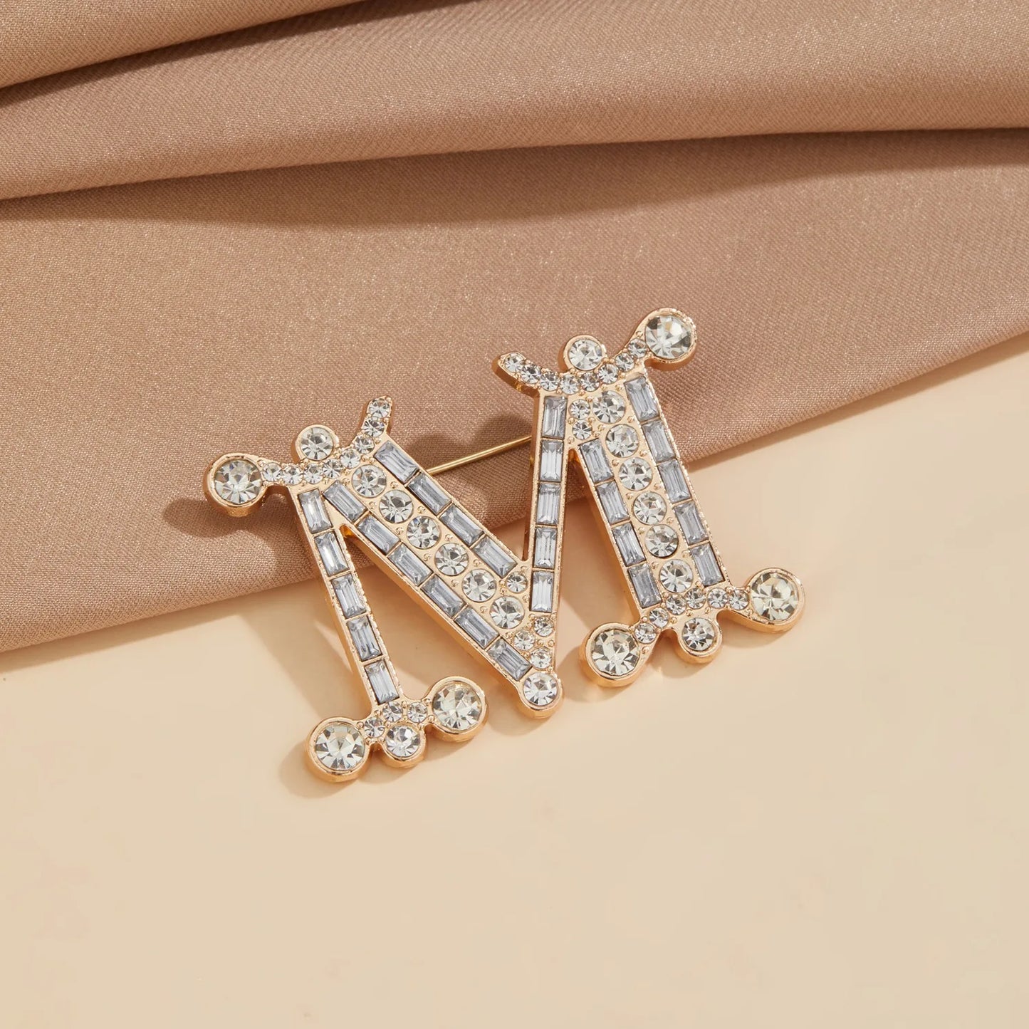 M Letter Suit with Diamond Brooch Fashionable Women's Design Corsage High-end Versatile Clothing Accessories Brooches for Women