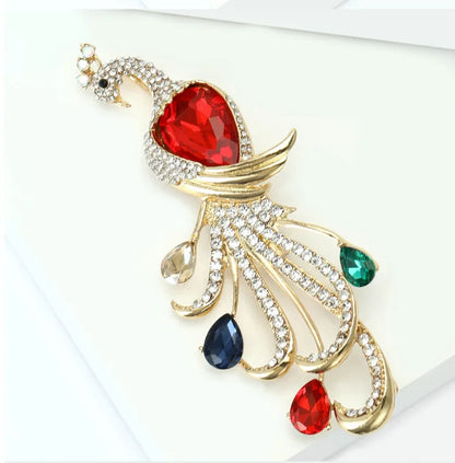 Elegant Green Crystal Peacock Brooch For Women Luxury Big Bird Animal Lapel Pin Casual Suit Coat Dress Fashion Jewelry Gifts