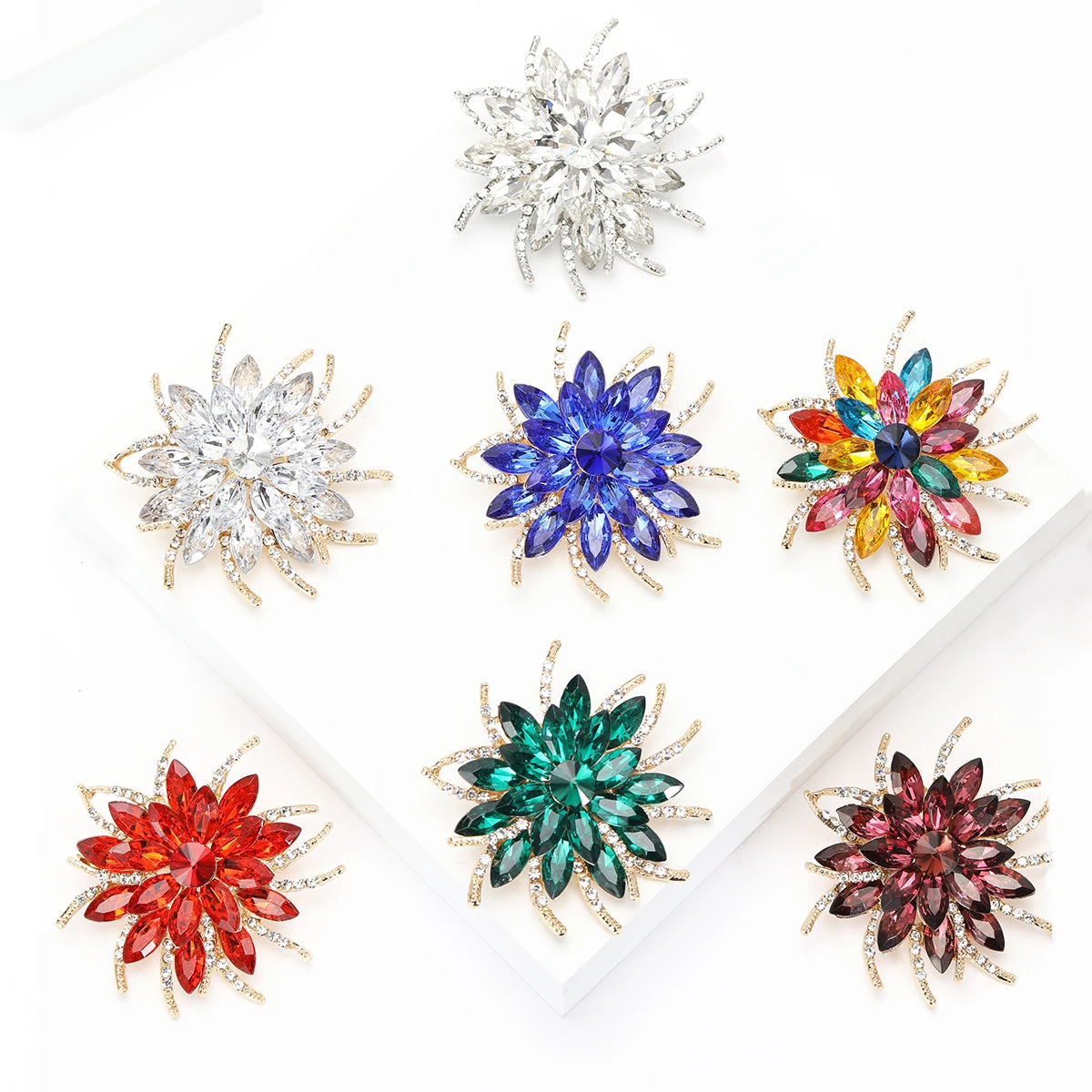 Beaut&Berry Luxury Crystal Glass Flower Brooches for Women Rhinestone Pins Friends Party Gifts Banquet Jewellery Accessories