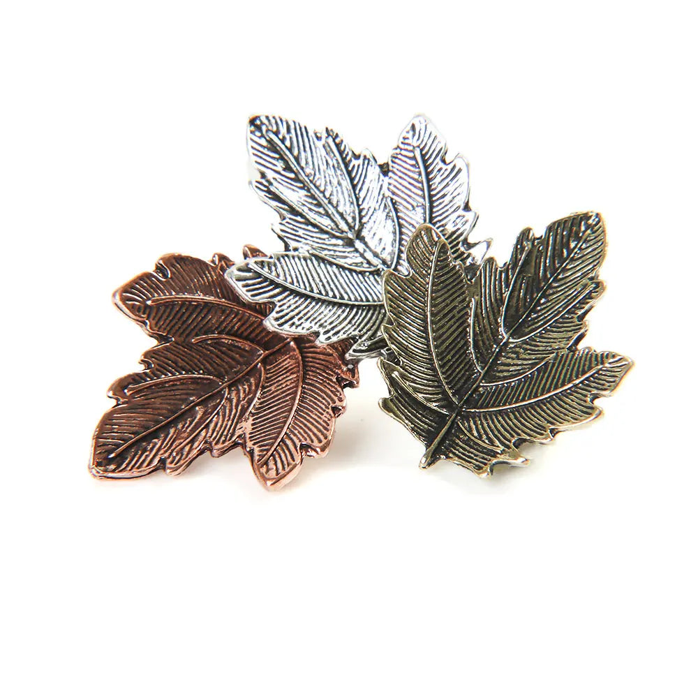 Vintage Maple Leaf Brooches Metal Women Girls Charm Exquisite Collar Lapel Brooch Pins Fashion Jewelry Party Garment Accessories