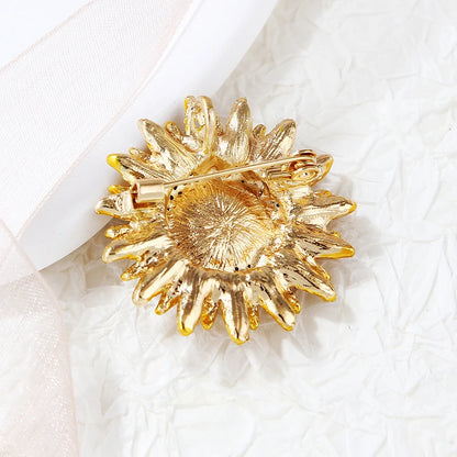 Shiny Rhinestone Sunflower Brooch Pin For Women Luxury Zircon Daisy Flower Collar Badge Elegant Floral Bouquet Corsage Jewelry
