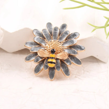 SKEDS Ladies' Exquisite Countryside Chrysanthemum Brooch Elegant Suit Accessory Coat Corsage High-End Luxury Sunflower Pin