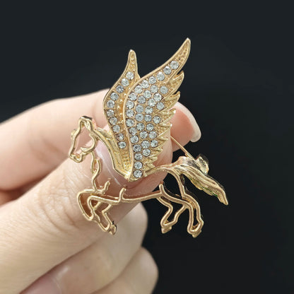 Beaut&Berry Luxury Rhinestone Pegasus Brooches for Women Unisex Animal Pins Casual Party Jewelry Accessories Gifts Decoration