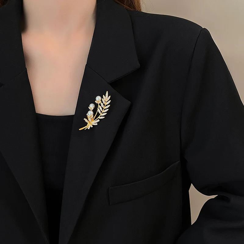 Elegant Pearl Wheat Ear Bowknot Brooches for Women Ladies Suit Coat Pin Accessories Corsage Fashion Jewelry Gifts