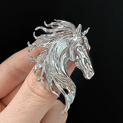 Fashion Horse Brooches for Women Unisex Zodiac Animal Pins keychain Event Party New Year Gifts Jewelry Decoration Accessories