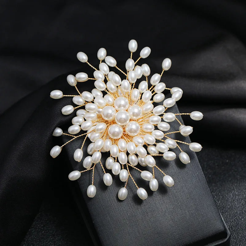 SKEDS 2022 Exquisite Luxury Women Rhinestone Flower Brooch Badges Pearl Crystal Plant Brooches High Quality Retro Pin For Lady
