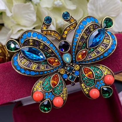 Classic Baroque Style Heavy Industry Crystal Castal Castle Carriage Brooch For Women Vintage Rhinesone Clock Pin Badges