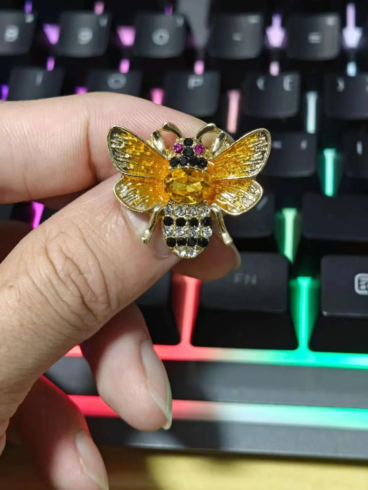 Luxury Rhinestone Little Bee Brooch Yellow Cubic Zirconia Insect Lapel Pin For Women Unisex Party BFF Fashion Jewelry Gift
