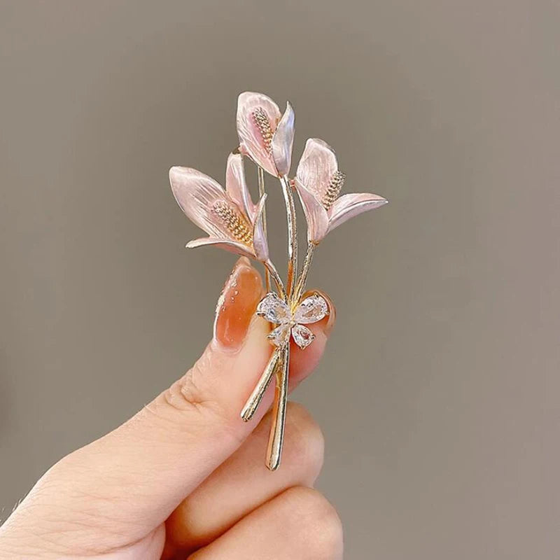 1pc Luxury New Tulip Flower Brooch Elegant Design Sense Rose White Stone Jewelry Collar Pin Jewelry
