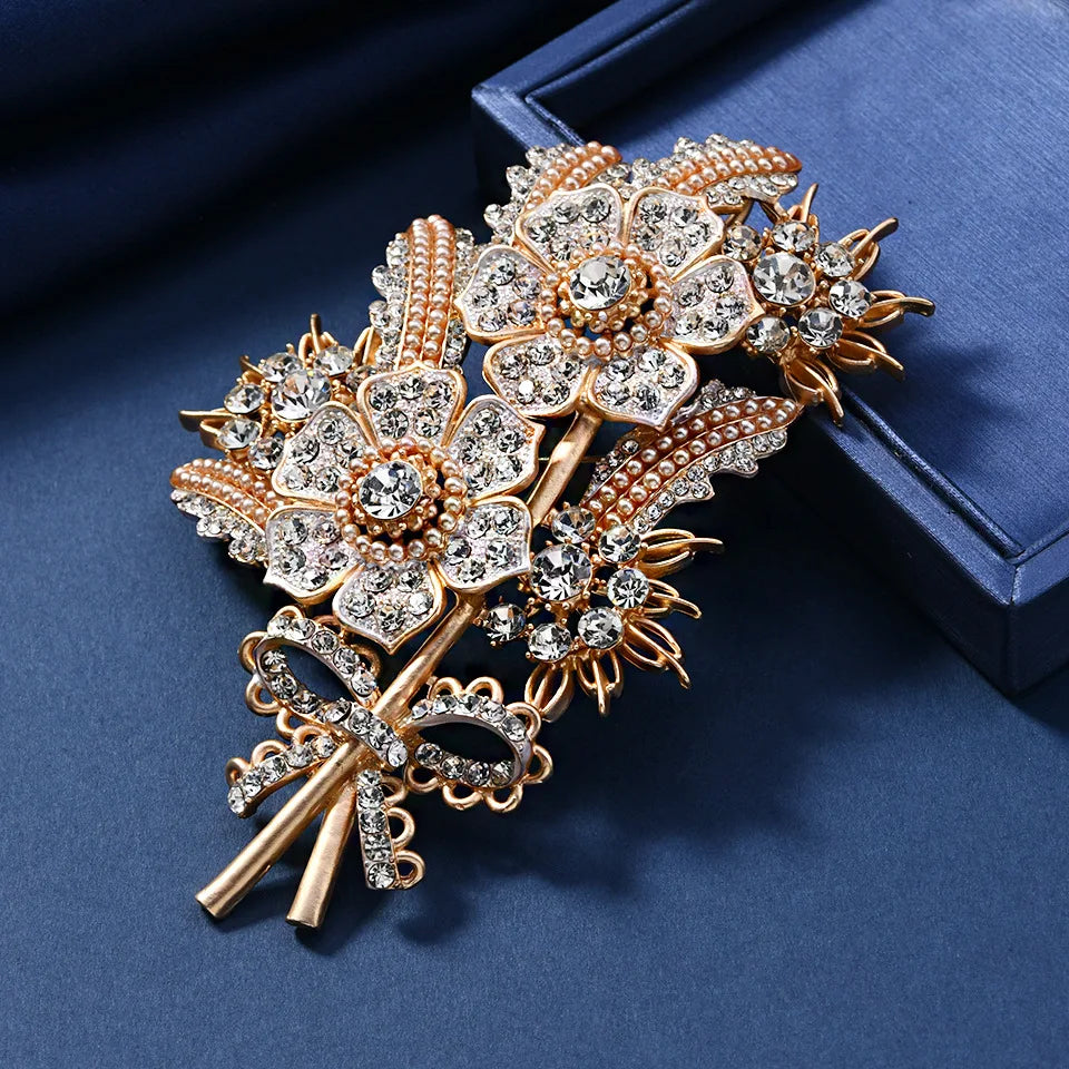 Fashionable Retro Floral Brooch Pin Heavy Work Diamond Embedded Versatile Outerwear Accessory Gift for Men And Women