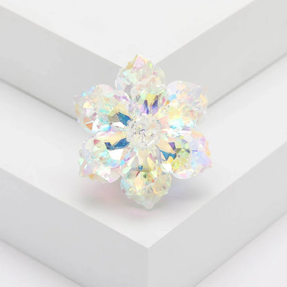 Luxury Sparkling Crystal Flower Brooches for Women Unisex Plant Pins Event Party Backpack Gifts Decoration Clothes Accessories