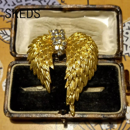 SKEDS Vintage Women Men Classic Feather Golden Crystal Brooch Badges Retro Lady Palace Sparkly Accessories Pin For Woman Man