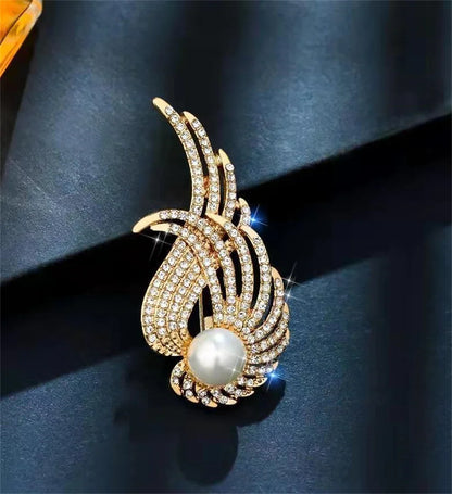 Luxury Crystal Feather Pearl Brooches Metal Suit Pins Fashion Clothing Accessory Jewelry For Women Men Wedding Bridal Party