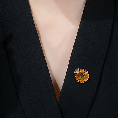 Vintage Style Brooch with Sunflower and Bee Design, Perfect Accessory for Any Outfits