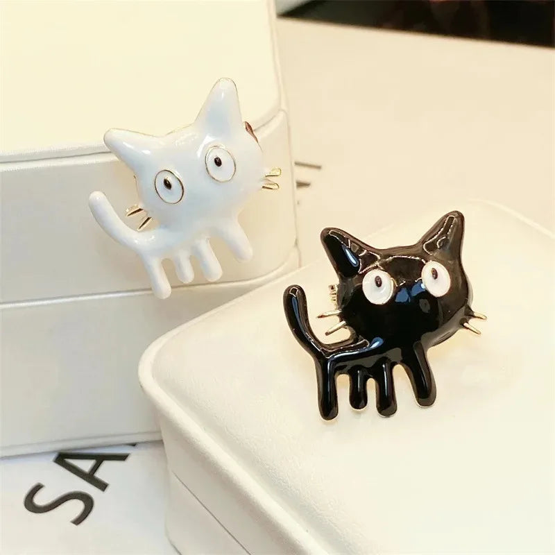 Cute Enamel Cat Brooches for Women Animal Lapel Pins Party Backpack Jewelry Accessories Gifts