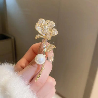 Fashion Crystal Shell Feather Brooch Pins For Women Luxury White Pearl Gold Color Party Wedding Gifts Clothing Accessories 2024
