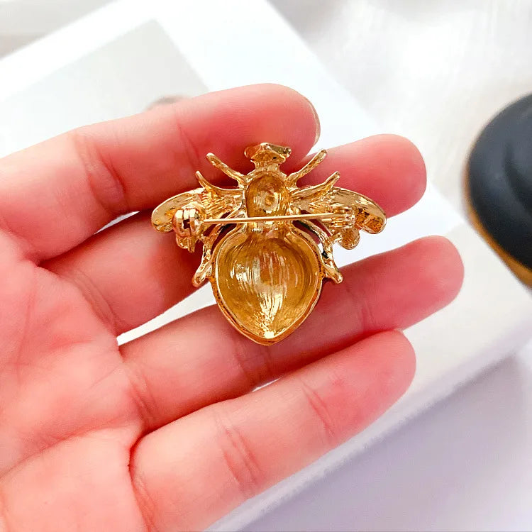 SKEDS Luxury Vintage Women Crystal Cute Enamel Bee Brooches Pins Baroque Pearl Insect Jewelry Brooch For Lady Badges Lapel Pins
