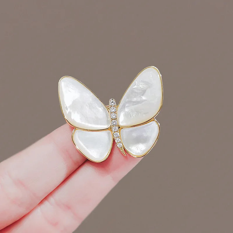 Exquisite butterfly design versatile fashion trend personalized accessory buckle brooch