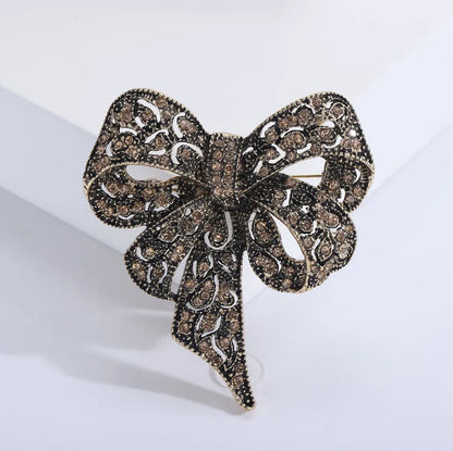 Luxury Sparkling Rhinestone Bow Brooch for Women Men Crystal Bowknot Pins Office Party Friend Jewelry Accessories Gifts