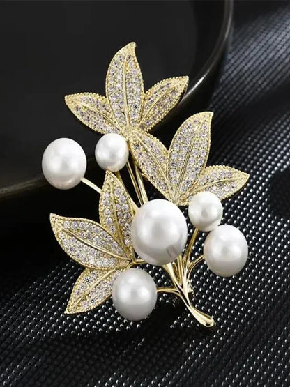 Exquisite Crystal Bird Brooch Women Badges Rhinestone Peacock Open Screen Party Lapel Pin Accessories