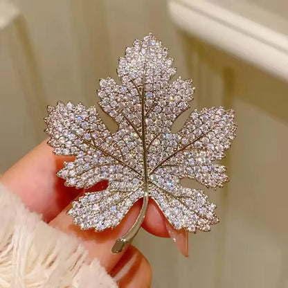 1pc Chic Maple Leaf Brooch with Shiny Rhinestones, Coconut Tree Plant Pin Jewelry Accessories - Great for Personal or Gift Use