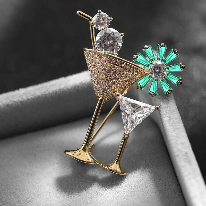 Luxury Rhinestone Cocktail Glass Brooch Creative Snowflake Brooch Jewelry Cubic Zirco Brooch Lady Bouquet Christmas Brooch