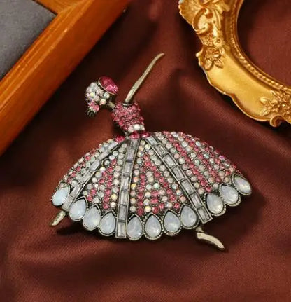 Fashionable and cute angel brooch with full diamond alloy clip