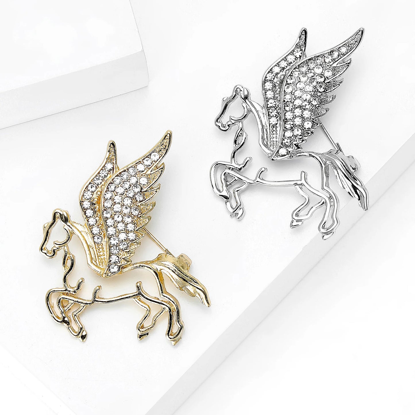 Beaut&Berry Luxury Rhinestone Pegasus Brooches for Women Unisex Animal Pins Casual Party Jewelry Accessories Gifts Decoration