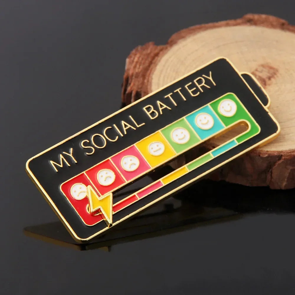 My Social Power Battery Brooch Social Power Enamel Badge Transform Mood Energy Brooche Alloy Badge Gift Brooches for Women Pin