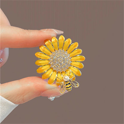 1Pc Charm Enamel Sunflower Bee Brooch Korean Fashion Pin Personalized Creative Jewelry Accessories Party Banquet Birthday Gift