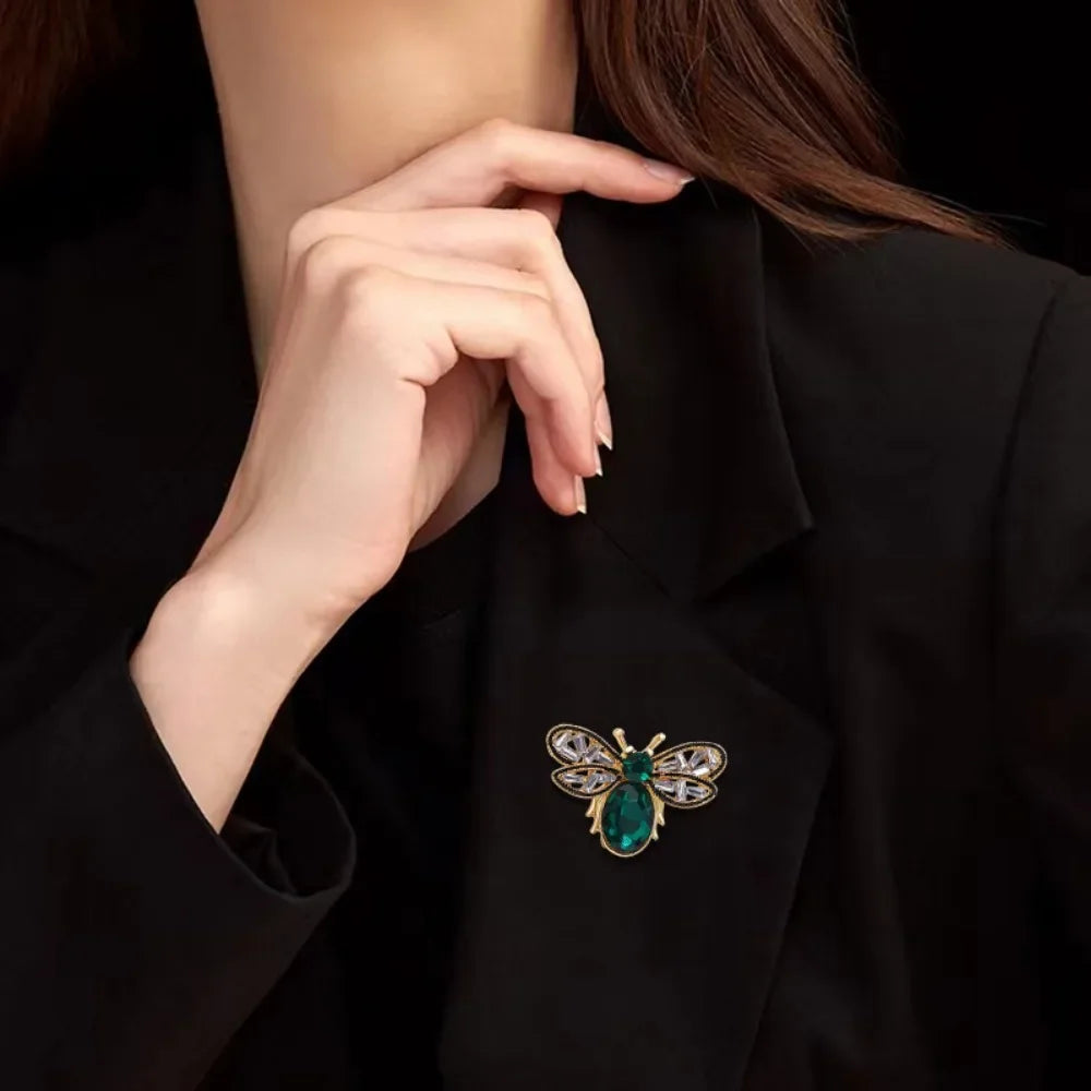 High-end Green Crystal Bee Brooches Laday Luxury Rhinestone Insect Collar Pins Hat Shawl Scarf Decor Fashion Jewelry Gifts