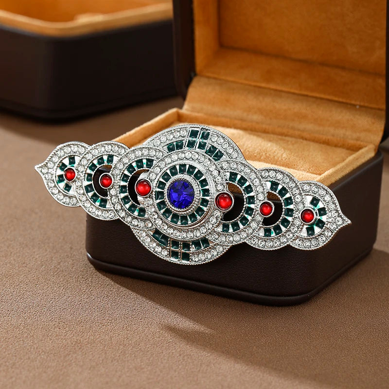 Retro and Trendy Sparkling Zircon Inlaid Women's Brooch, Suitable for Women's Palace Style Holiday Accessories Jewelry
