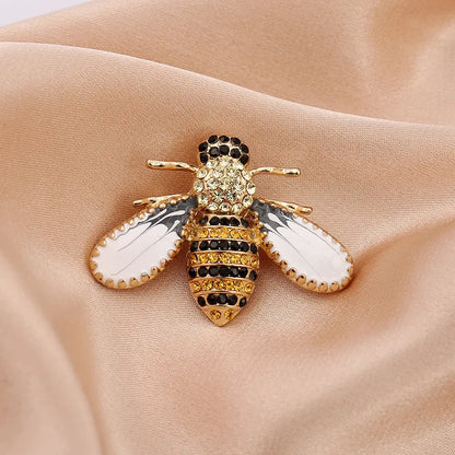 SKEDS Luxury Vintage Women Crystal Cute Enamel Bee Brooches Pins Baroque Pearl Insect Jewelry Brooch For Lady Badges Lapel Pins