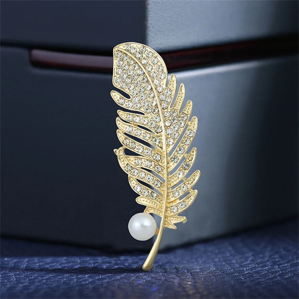 Luxury Crystal Feather Pearl Brooches Metal Suit Pins Fashion Clothing Accessory Jewelry For Women Men Wedding Bridal Party